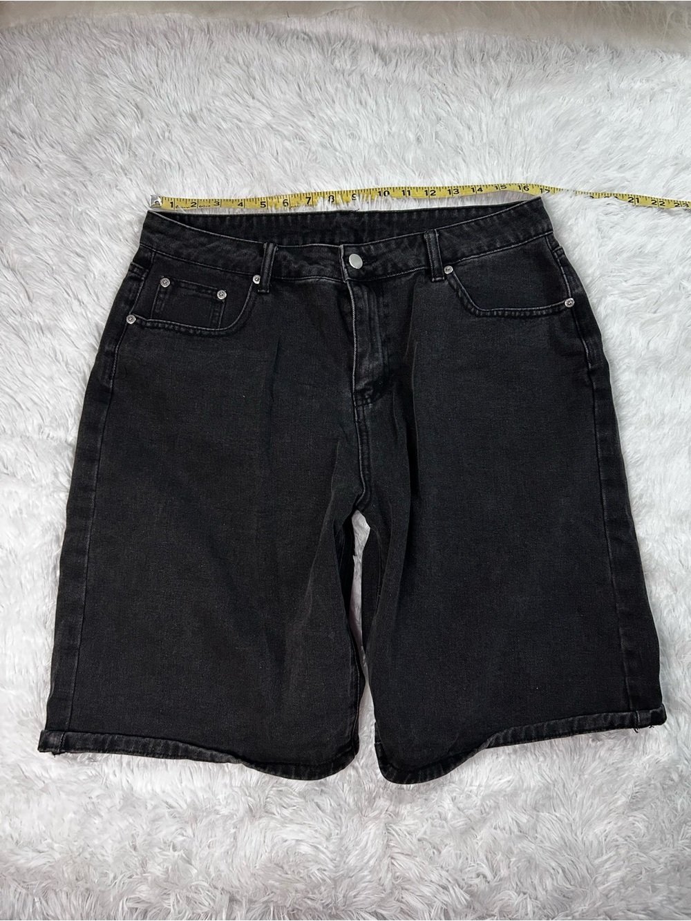 Relaxed fit shorts